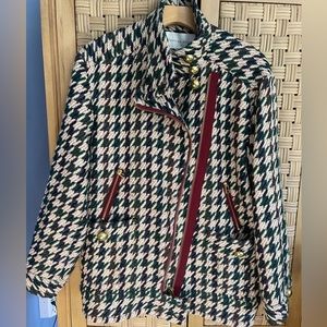 Veronica Beard Tweed jacket with the zipper for the dickie insert